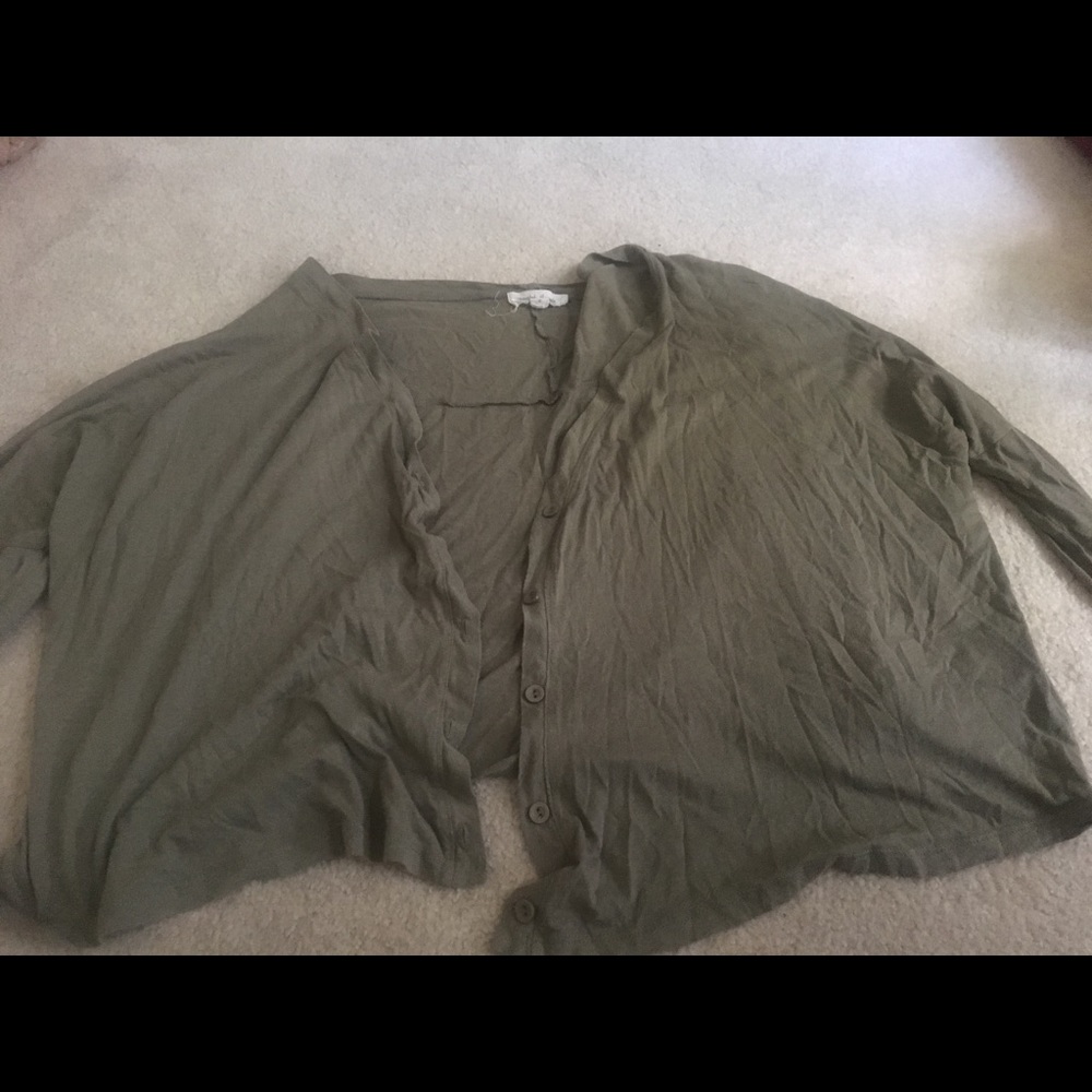 Army green cardigan 🧥